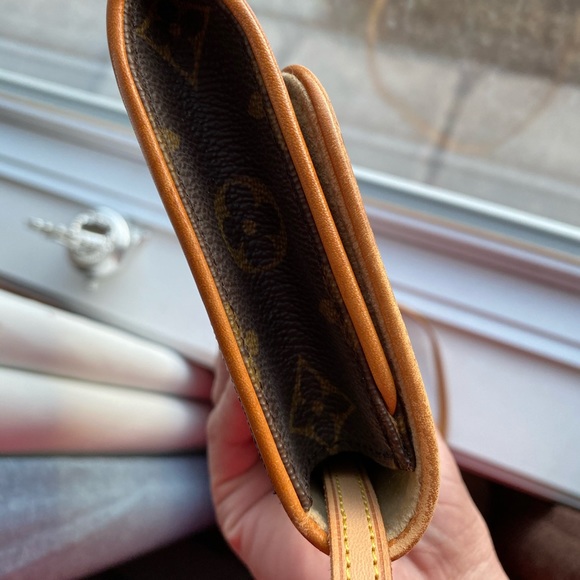 Louis Vuitton Twin Pochette GM - Picture 7 of 14
